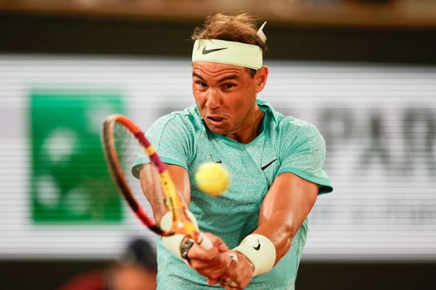 27.05.2024 Tennis, French Open 2024 Roland-Garros, FRA, Men™s Singles Court Philippe-Chatrier - FIRST ROUND Alexander Zverev (Germany) - Rafael Nadal (Spain) Bild: v. li. Rafael Nadal (Spain) spielt eine Rückhand. Copyright: HMBxMedia AntonioxBorga