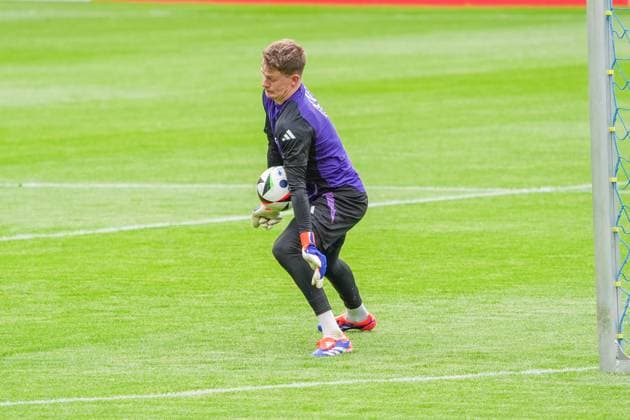 Alexander Nübel hält - Jena 27.05.2024: Öffentliches Trainingslager der Deutschen Nationalmannschaft zur EM-Vorbereitung, Ernst-Abbe Sportfeld