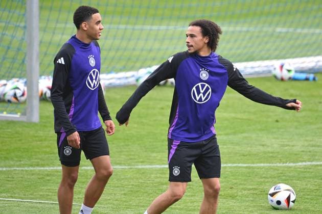 v.li:Jamal MUSIALA ,Leroy SANE, Oeffentliches Training in Jena , Ernst Abbe Sportfeld. Deutsche Fussball Nationalmannschaft,Fussball Trainingslager in Blankenhain Thueringen am 27.05.2024,
