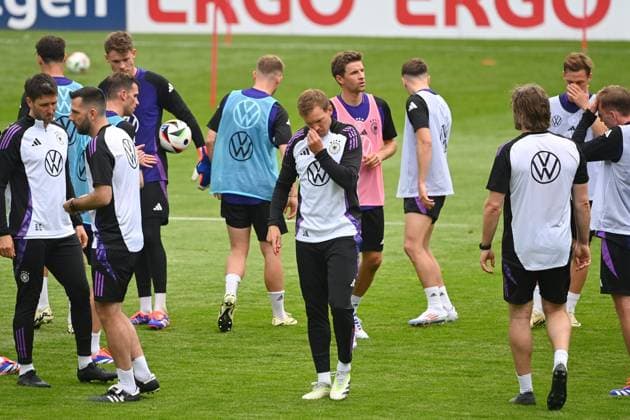 Bundestrainer Julian NAGELSMANN (GER) mit Spieler,Mannschaft. Oeffentliches Training in Jena , Ernst Abbe Sportfeld. Deutsche Fussball Nationalmannschaft,Fussball Trainingslager in Blankenhain Thueringen am 27.05.2024,