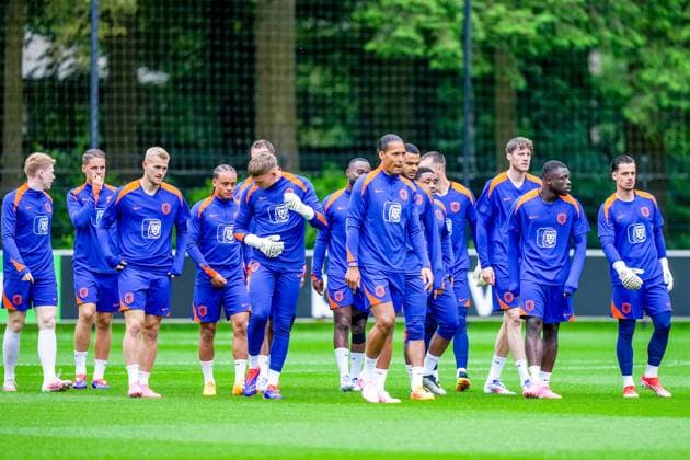 ZEIST, 27-05-2024, KNVB Campus, International football, season 2023 2024 , First training of the Dutch National Football Team in preparation for EURO 2024 , Netherlands during the warming up Training Netherlands 27-05-2024  x25362087x Copyright: