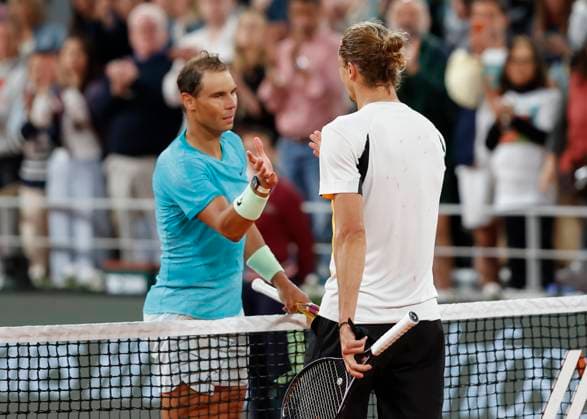 Rafael Nadal (gratuliert dem Sieger Alexander Zverev, Emotion Tennis - French Open 2024 - Roland Garros - Paris - - France - 27 May 2024. Copyright: xJuergenxHasenkopfx