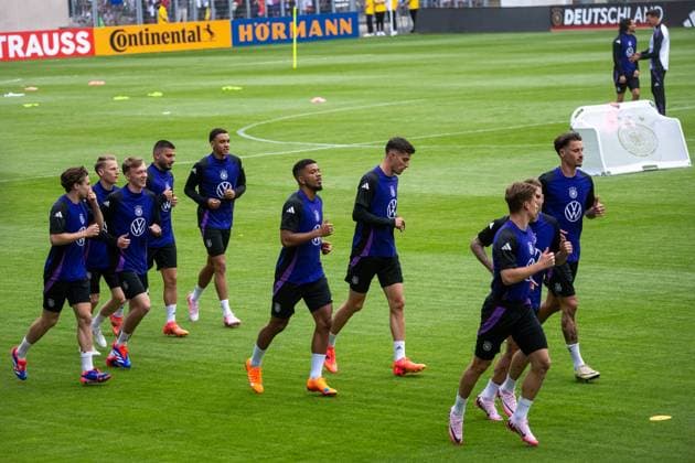 Deutsche Fußballnationalmannschaft traniert in Jena 20240527 Öffentliches Training der deutschen Fußballnationalmannschaft der Herren in Jena vor 15.000 Fans.