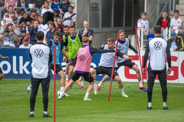 Deutsche Fußballnationalmannschaft traniert in Jena 20240527 Öffentliches Training der deutschen Fußballnationalmannschaft der Herren in Jena vor 15.000 Fans.