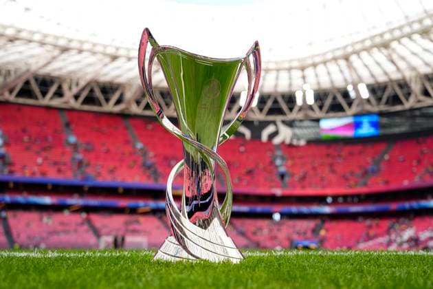 FC Barcelona, Barca v Olympique Lyonnais - UEFA Women s Champions League Final 2024 Trophy during the UEFA Women s Champions League 2023 24 Final match between FC Barcelona and Olympique Lyonnais at Estadio de San Mames on May 25, 2024 in Bilbao, Spain. Bilbao Vizcaya Spain  Copyright: xJosexBretonx originalFilename:breton-fcbarcel240525_npHMz.jpg