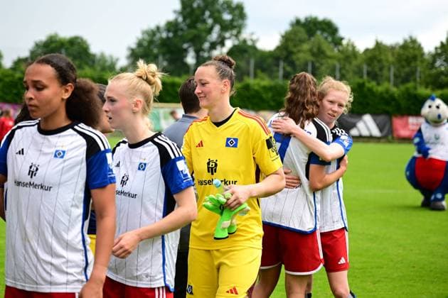 Fußball I Frauen I Saison 2023-2024 I 2. Frauen-Bundesliga I 26. Spieltag I Hamburger SV - FSV Gütersloh I 26.05.2024 Almuth Schult (39, Hamburger SV) gelb Hamburg Sportpark Eimsbüttel (Hamburg) Hamburg Deutschland Copyright: xLobeca FelixxSchlikisx