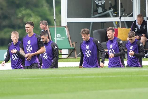 Mannschaft trainiert mit halber Kraft: Chris Führich (Deutschland Germany), Robin Koch (Deutschland Germany), Deniz Undav (Deutschland Germany), Thomas Müller (Deutschland Germany), Pascal Groß (Deutschland Germany), Brajan Gruda (Deutschland Germany) - Blankenhain 28.05.2024: Trainingslager der Deutschen Nationalmannschaft zur EM-Vorbereitung, Golf Resort Weimarer Land