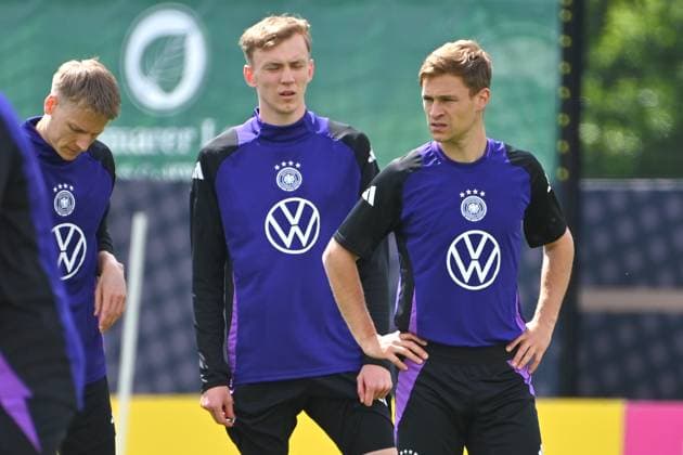 v.re.Joshua KIMMICH, Maximilian BEIER, Chris FUEHRICH. Training im Golf Resort Weimarer Land,Trainingsplatz. Deutsche Fussball Nationalmannschaft,Fussball Trainingslager in Blankenhain Thueringen am 27.05.2024,