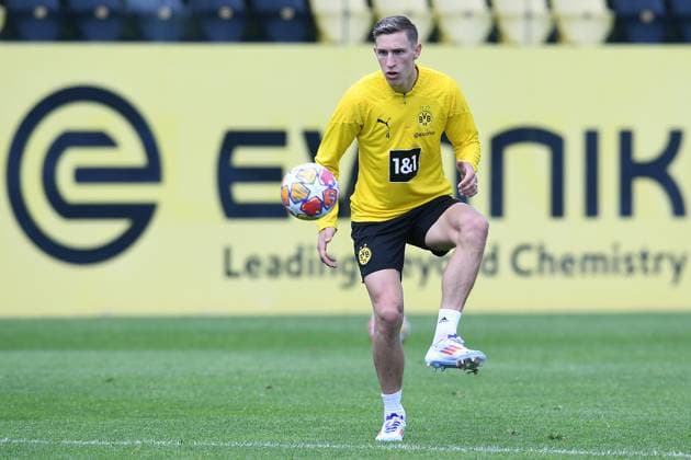 Fußball 1. Bundesliga Training Borussia Dortmund am 28.05.2024 auf dem Trainingsgelände Hohenbuschei in Dortmund Nico Schlotterbeck ( Dortmund )