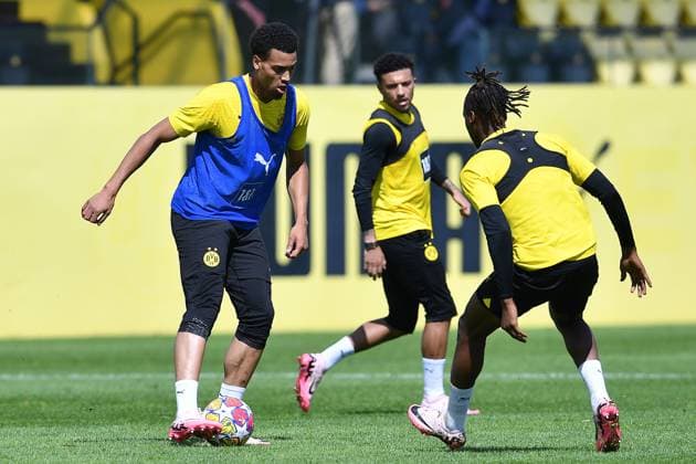 Fußball 1. Bundesliga Training Borussia Dortmund am 28.05.2024 auf dem Trainingsgelände Hohenbuschei in Dortmund Felix Nmecha ( Dortmund ), links - Jamie Jermaine Bynoe-Gittens ( Dortmund ), rechts