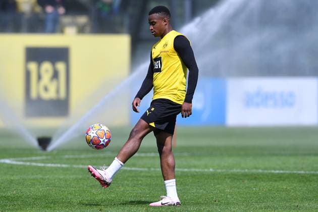Fußball 1. Bundesliga Training Borussia Dortmund am 28.05.2024 auf dem Trainingsgelände Hohenbuschei in Dortmund Youssoufa Moukoko ( Dortmund )