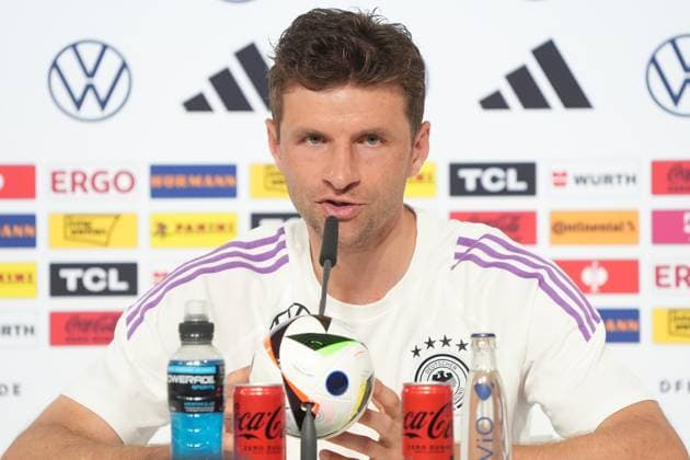 Thomas Müller (Deutschland Germany) in der Pressekonferenz - Blankenhain 28.05.2024: Pressekonferenz der Deutschen Nationalmannschaft zur EM-Vorbereitung, Golf Resort Weimarer Land