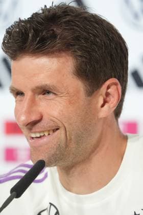Thomas Müller (Deutschland Germany) in der Pressekonferenz - Blankenhain 28.05.2024: Pressekonferenz der Deutschen Nationalmannschaft zur EM-Vorbereitung, Golf Resort Weimarer Land