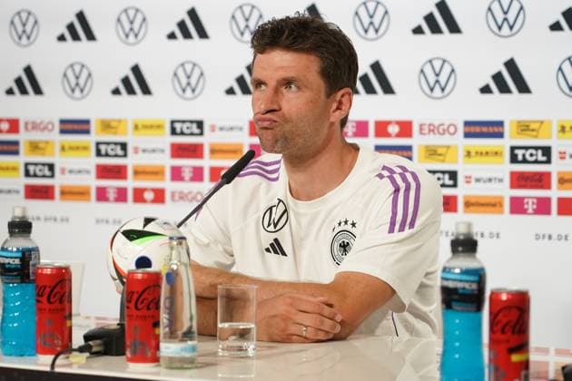 Thomas Müller (Deutschland Germany) in der Pressekonferenz nachdenklich - Blankenhain 28.05.2024: Pressekonferenz der Deutschen Nationalmannschaft zur EM-Vorbereitung, Golf Resort Weimarer Land