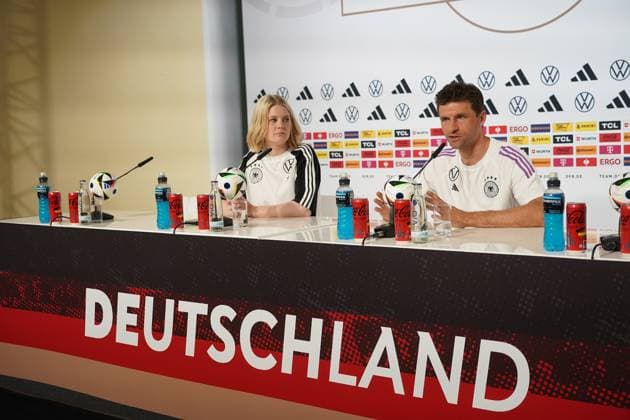 Thomas Müller (Deutschland Germany) in der Pressekonferenz - Blankenhain 28.05.2024: Pressekonferenz der Deutschen Nationalmannschaft zur EM-Vorbereitung, Golf Resort Weimarer Land