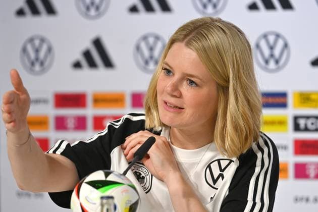 Franziska WUELLE (Pressesprecherin DFB),Einzelbild,angeschnittenes Einzelmotiv,Portraet,Portrait,Porträt. PRESSEKONFERENZ. Deutsche Fussball Nationalmannschaft,Fussball Trainingslager in Blankenhain Thueringen am 27.05.2024, Â