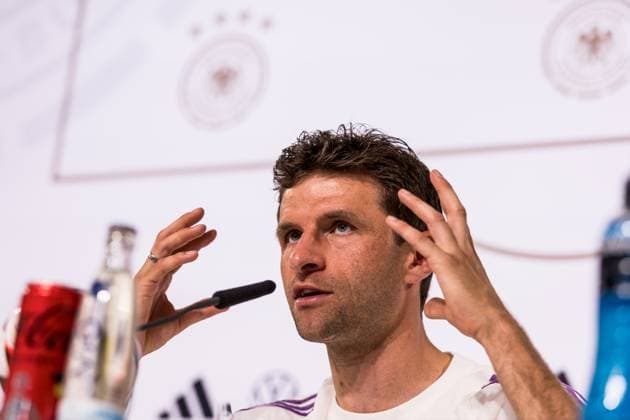 DFB Trainingslager Pressekonferenz; 28.05.2024 Thomas Müller (Deutschland) gestikuliert DFB Trainingslager Pressekonferenz; Blankenhain, Golf&Spa Resort Weimarer Land am 28.05.2024 Copyright: xBEAUTIFULxSPORTS Wunderlx