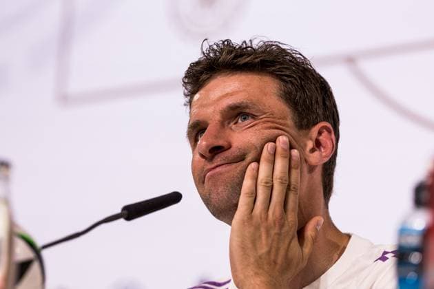 DFB Trainingslager Pressekonferenz; 28.05.2024 Thomas Müller (Deutschland) Hand im Gesicht DFB Trainingslager Pressekonferenz; Blankenhain, Golf&Spa Resort Weimarer Land am 28.05.2024 Copyright: xBEAUTIFULxSPORTS Wunderlx