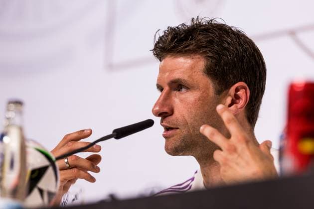 DFB Trainingslager Pressekonferenz; 28.05.2024 Thomas Müller (Deutschland) gestikuliert DFB Trainingslager Pressekonferenz; Blankenhain, Golf&Spa Resort Weimarer Land am 28.05.2024 Copyright: xBEAUTIFULxSPORTS Wunderlx