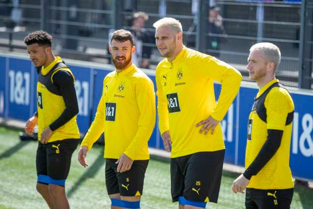 Training Borussia Dortmund, 28.05.2024 von links: Jadon Sancho (Borussia Dortmund, 10), Salih Özcan (Borussia Dortmund, 6), Niklas Süle (Borussia Dortmund, 25), Marco Reus (Borussia Dortmund, 11). Trainingseinheit von Borussia Dortmund am 28.05.2024 vor dem UEFA Championsleague Finale gegen Real Madrid, Trainingsgelände Hohenbuschei, Dortmund DFL regulations prohibit any use of photographs as image sequences and or quasi-video Copyright: xBEAUTIFULxSPORTS Meuselx