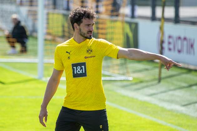 Training Borussia Dortmund, 28.05.2024 Mats Hummels (Borussia Dortmund, 15). Trainingseinheit von Borussia Dortmund am 28.05.2024 vor dem UEFA Championsleague Finale gegen Real Madrid, Trainingsgelände Hohenbuschei, Dortmund DFL regulations prohibit any use of photographs as image sequences and or quasi-video Copyright: xBEAUTIFULxSPORTS Meuselx