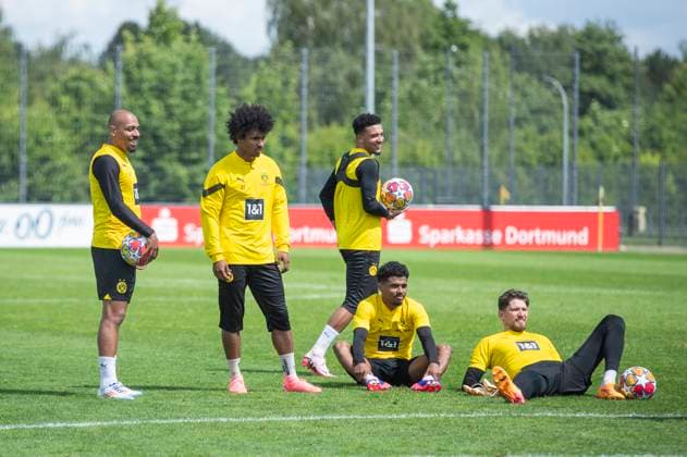 Training Borussia Dortmund, 28.05.2024 Julian Brandt (Borussia Dortmund, 19), Karim Adeyemi (Borussia Dortmund, 27), Jadon Sancho (Borussia Dortmund, 10), Ian Maatsen (Borussia Dortmund, 22), Gregor Kobel (Borussia Dortmund, 1). Trainingseinheit von Borussia Dortmund am 28.05.2024 vor dem UEFA Championsleague Finale gegen Real Madrid, Trainingsgelände Hohenbuschei, Dortmund DFL regulations prohibit any use of photographs as image sequences and or quasi-video Copyright: xBEAUTIFULxSPORTS Meuselx