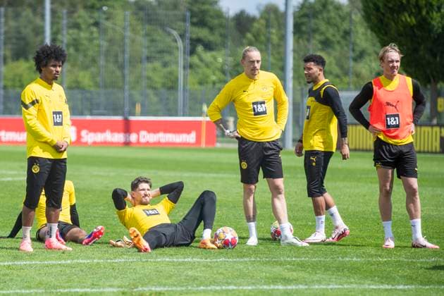 Training Borussia Dortmund, 28.05.2024 Karim Adeyemi (Borussia Dortmund, 27), Gregor Kobel (Borussia Dortmund, 1), Marius Wolf (Borussia Dortmund, 17), Jadon Sancho (Borussia Dortmund, 10), Julian Brandt (Borussia Dortmund, 19). Trainingseinheit von Borussia Dortmund am 28.05.2024 vor dem UEFA Championsleague Finale gegen Real Madrid, Trainingsgelände Hohenbuschei, Dortmund DFL regulations prohibit any use of photographs as image sequences and or quasi-video Copyright: xBEAUTIFULxSPORTS Meuselx