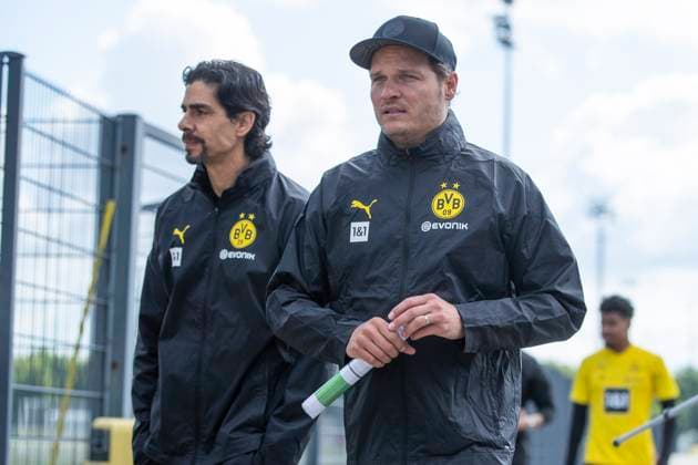 Training Borussia Dortmund, 28.05.2024 Edin Terzic (Borussia Dortmund, Cheftrainer). Trainingseinheit von Borussia Dortmund am 28.05.2024 vor dem UEFA Championsleague Finale gegen Real Madrid, Trainingsgelände Hohenbuschei, Dortmund DFL regulations prohibit any use of photographs as image sequences and or quasi-video Copyright: xBEAUTIFULxSPORTS Meuselx