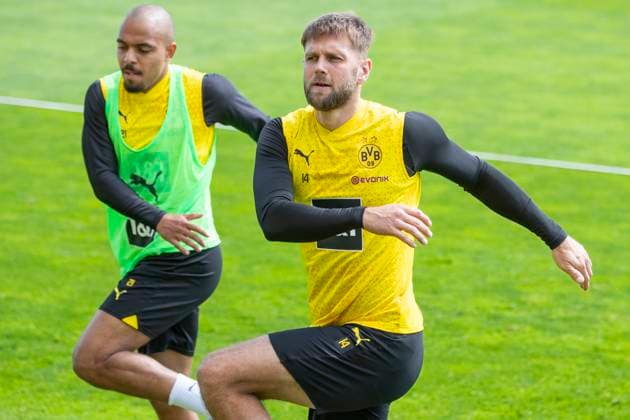 Sport Bilder des Tages Training Borussia Dortmund, 28.05.2024 Donyell Malen (Borussia Dortmund, 21), Niclas Füllkrug (Borussia Dortmund, 14). Trainingseinheit von Borussia Dortmund am 28.05.2024 vor dem UEFA Championsleague Finale gegen Real Madrid, Trainingsgelände Hohenbuschei, Dortmund DFL regulations prohibit any use of photographs as image sequences and or quasi-video Copyright: xBEAUTIFULxSPORTS Meuselx