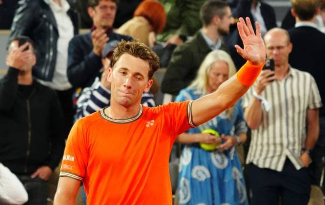 Casper Ruud celebrates his first round win French Open Tennis, Day 3, Tennis, Roland Garros, Paris, France - 28 May 2024  Copyright: xJavierxGarcia Shutterstockx 14506171ch