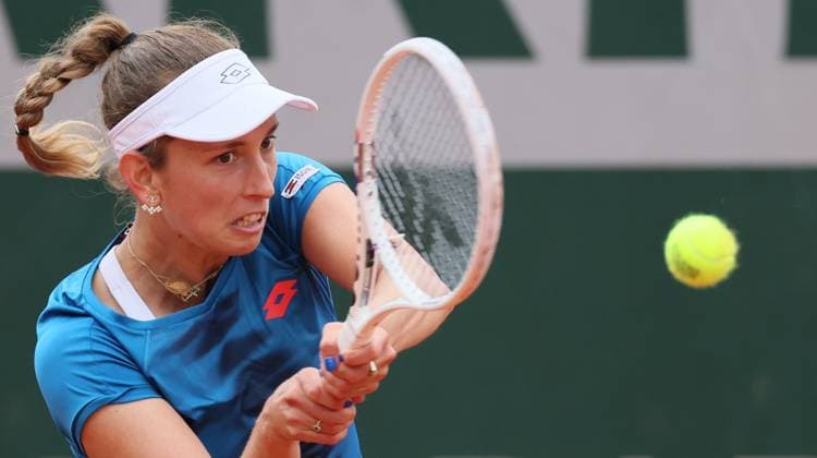 Belgian Elise Mertens pictured in action during a tennis match between Belgian Mertens and Argentinian Carle, in the first round of the women s singles, at the Roland Garros French Open tennis tournament, in Paris, France, Tuesday 28 May 2024. This year s tournament takes place from 26 May to 09 June. BENOITxDOPPAGNE  x93526156x