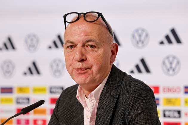 Sport Bilder des Tages DFB-Praesident Bernd Neuendorf stellt sich den Fragen der Journalisten, Pressekonferenz Tag 1, Trainingslager der deutschen Natiionalmannschaft, Schloss, 28.05.2024, Blankenhain, Deutschland.