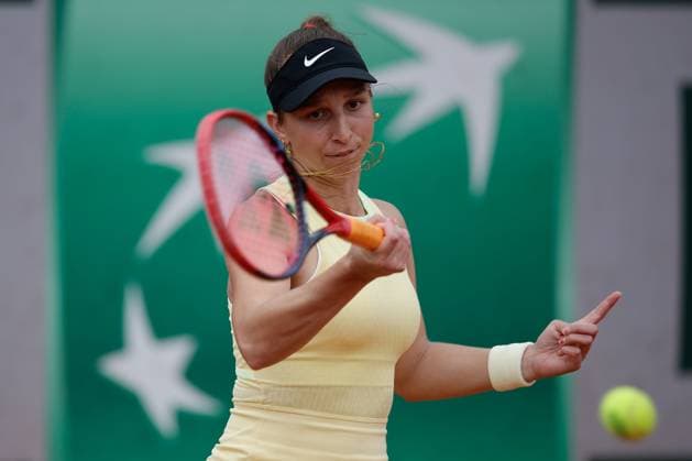 28.05.2024 Tennis, French Open 2024 Roland-Garros, FRA, Women™s Singles Court 13 - FIRST ROUND Ashlyn Krueger (USA) - Tamara Korpatsch (GER) Bild: v. li. Tamara Korpatsch (GER) spielt eine Vorhand. Copyright: HMBxMedia AntonioxBorga