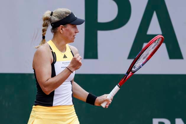TENNIS - French Open 2024 PARIS,FRANCE,28.MAY.24 - TENNIS - WTA, Tennis Damen Tour, French Open, Roland Garros, Grand Slam. Image shows the rejoicing of Angelique Kerber (GER).  GEPAxpictures xPatrickxSteiner