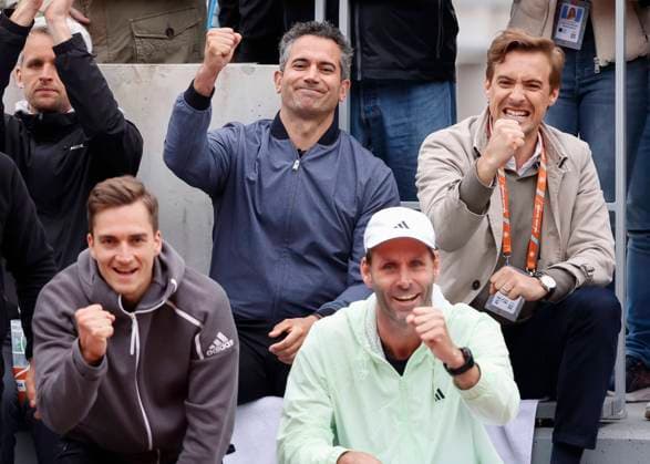 Angelique Kerber Team auf der Tribuene, vorne R-L. Trainer, coach Torben Beltz, Physiotherapeut Timo Schall dahinter Manager Aljoscha Thron und Angie Partner Freund Franco Bianco machen die Faust und jubeln,Jubel, Freude,Emotion Copyright: xJuergenxHasenkopfx