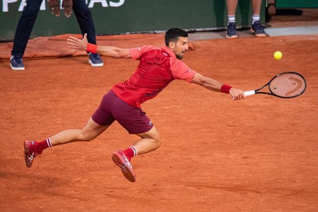 Tennis, French Open, Tag 3 Novak Djokovic (SRB) TENNIS : Roland Garros 2024 - Paris - 28 05 2024 BaptisteAutissier Panoramic 