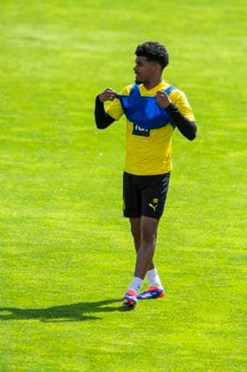 Training Borussia Dortmund, 28.05.2024 Ian Maatsen (Borussia Dortmund, 22). Trainingseinheit von Borussia Dortmund am 28.05.2024 vor dem UEFA Championsleague Finale gegen Real Madrid, Trainingsgelände Hohenbuschei, Dortmund DFL regulations prohibit any use of photographs as image sequences and or quasi-video Copyright: xBEAUTIFULxSPORTS Meuselx