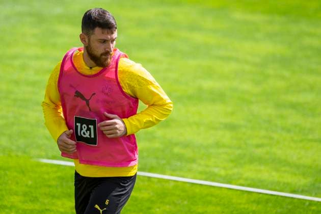 Training Borussia Dortmund, 28.05.2024 Salih Özcan (Borussia Dortmund, 6). Trainingseinheit von Borussia Dortmund am 28.05.2024 vor dem UEFA Championsleague Finale gegen Real Madrid, Trainingsgelände Hohenbuschei, Dortmund DFL regulations prohibit any use of photographs as image sequences and or quasi-video Copyright: xBEAUTIFULxSPORTS Meuselx