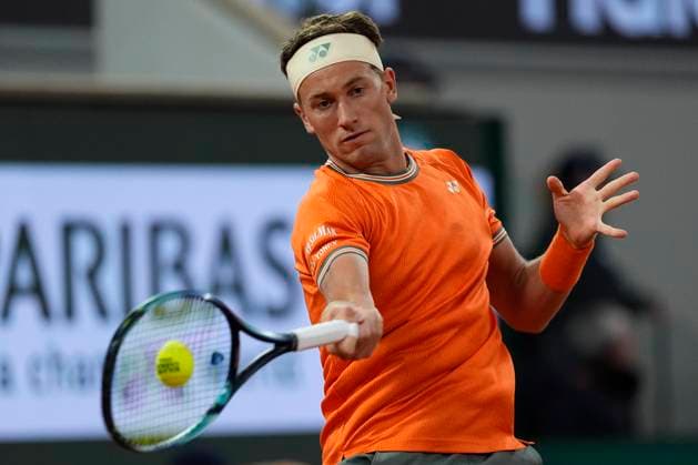 Tennis, French Open, Tag 3 PARIS, FRANCE - Casper Ruud of Norway in action during the 1st round of Roland Garros 2024 match between Casper Ruud vs Felipe Meligeni Alves at Roland Garros Stadium on May 28, 2024 in Paris, France. (Photo by Glenn Gervot Icon Sportswire) TENNIS: MAY 28 Roland-Garros EDITORIAL USE ONLY Icon20240528649720241