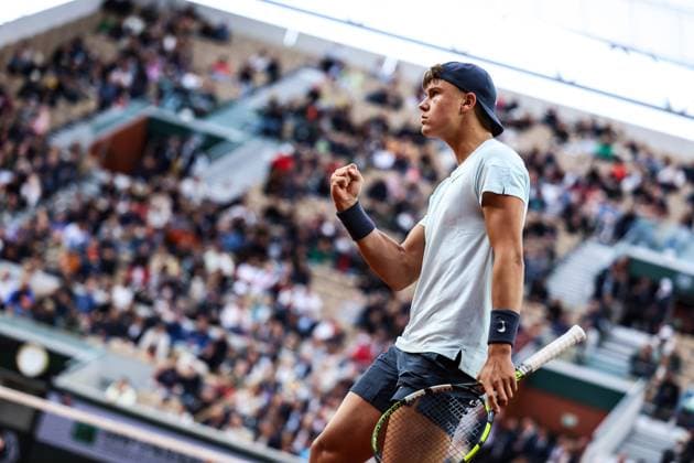 2024 French Open - Day 3 Holger Rune is playing against Daniel Evans in the first round of the men s singles at the Roland Garros French Open tennis tournament on day three in Paris, France, on May 28, 2024. Paris France  Copyright: xIbrahimxEzzatx originalFilename:ezzat-notitle240528_npEUa.jpg