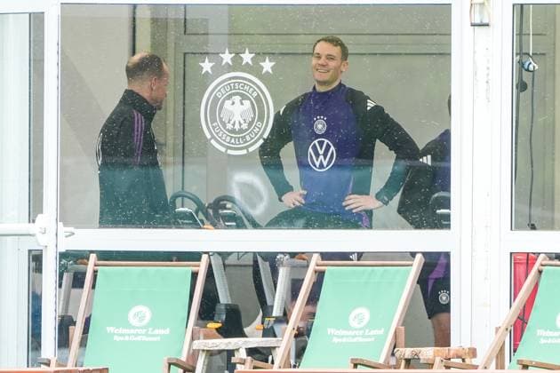Torwart Goalie Manuel Neuer (Deutschland Germany) trainiert auf dem Ergometer im Fitnesszelt an seinem ersten Tag im Trainingslager - Blankenhain 29.05.2024: Trainingslager der Deutschen Nationalmannschaft zur EM-Vorbereitung, Golf Resort Weimarer Land