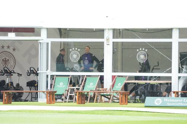 Torwart Goalie Manuel Neuer (Deutschland Germany) trainiert auf dem Ergometer im Fitnesszelt an seinem ersten Tag im Trainingslager - Blankenhain 29.05.2024: Trainingslager der Deutschen Nationalmannschaft zur EM-Vorbereitung, Golf Resort Weimarer Land