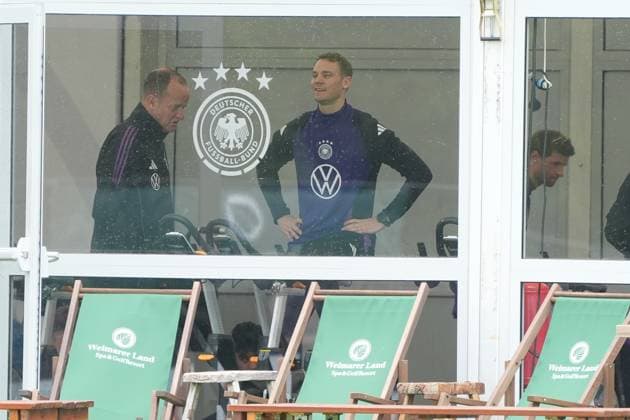 Torwart Goalie Manuel Neuer (Deutschland Germany) trainiert auf dem Ergometer im Fitnesszelt an seinem ersten Tag im Trainingslager - Blankenhain 29.05.2024: Trainingslager der Deutschen Nationalmannschaft zur EM-Vorbereitung, Golf Resort Weimarer Land