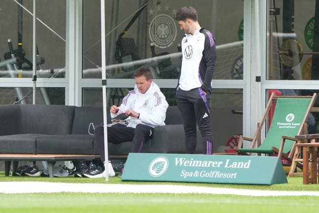 Bundestrainer Julian Nagelsmann (Deutschland Germany) mit neuen Adidas Schuhen - Blankenhain 29.05.2024: Trainingslager der Deutschen Nationalmannschaft zur EM-Vorbereitung, Golf Resort Weimarer Land