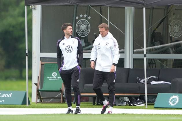 Bundestrainer Julian Nagelsmann (Deutschland Germany) und Co-Trainer Assistenztrainer Benjamin Glück (Deutschland Germany) - Blankenhain 29.05.2024: Trainingslager der Deutschen Nationalmannschaft zur EM-Vorbereitung, Golf Resort Weimarer Land