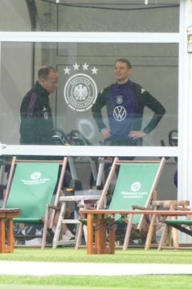 Torwart Goalie Manuel Neuer (Deutschland Germany) trainiert auf dem Ergometer im Fitnesszelt an seinem ersten Tag im Trainingslager - Blankenhain 29.05.2024: Trainingslager der Deutschen Nationalmannschaft zur EM-Vorbereitung, Golf Resort Weimarer Land