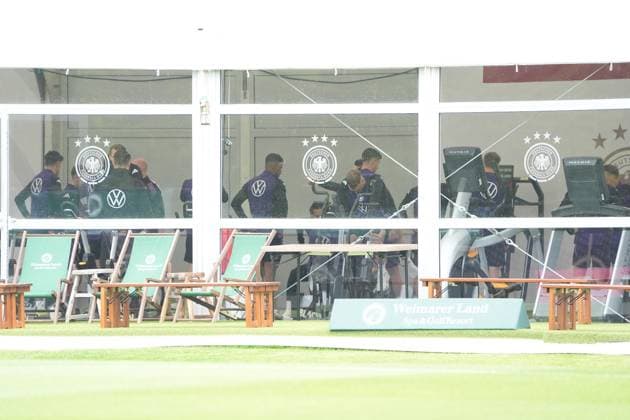 Spieler trainieren im Fitnesszelt - Blankenhain 29.05.2024: Trainingslager der Deutschen Nationalmannschaft zur EM-Vorbereitung, Golf Resort Weimarer Land