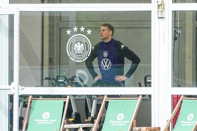 Torwart Goalie Manuel Neuer (Deutschland Germany) trainiert auf dem Ergometer im Fitnesszelt an seinem ersten Tag im Trainingslager - Blankenhain 29.05.2024: Trainingslager der Deutschen Nationalmannschaft zur EM-Vorbereitung, Golf Resort Weimarer Land