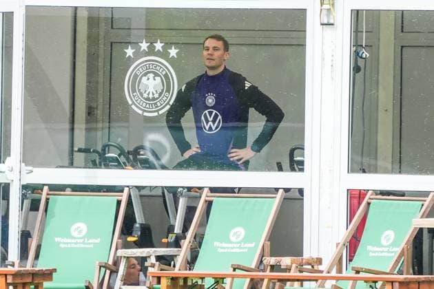 Torwart Goalie Manuel Neuer (Deutschland Germany) trainiert auf dem Ergometer im Fitnesszelt an seinem ersten Tag im Trainingslager - Blankenhain 29.05.2024: Trainingslager der Deutschen Nationalmannschaft zur EM-Vorbereitung, Golf Resort Weimarer Land