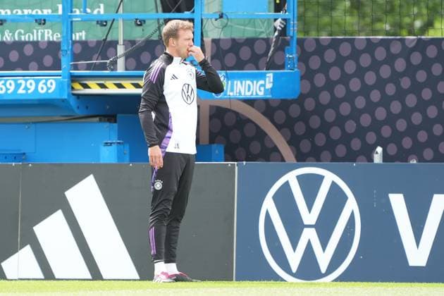 Bundestrainer Julian Nagelsmann (Deutschland Germany) pfeifft zum Training - Blankenhain 29.05.2024: Trainingslager der Deutschen Nationalmannschaft zur EM-Vorbereitung, Golf Resort Weimarer Land